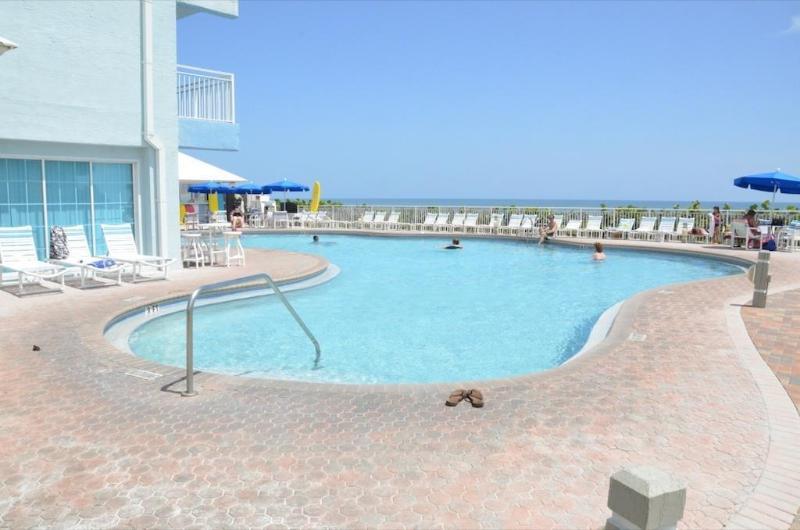 Coconut Palms Beach Resort 뉴스머나비치 외부 사진