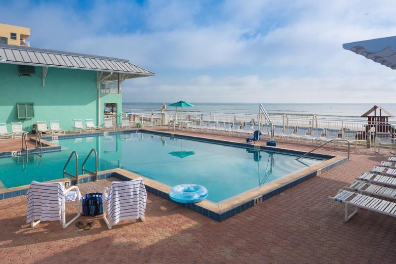 Coconut Palms Beach Resort 뉴스머나비치 외부 사진